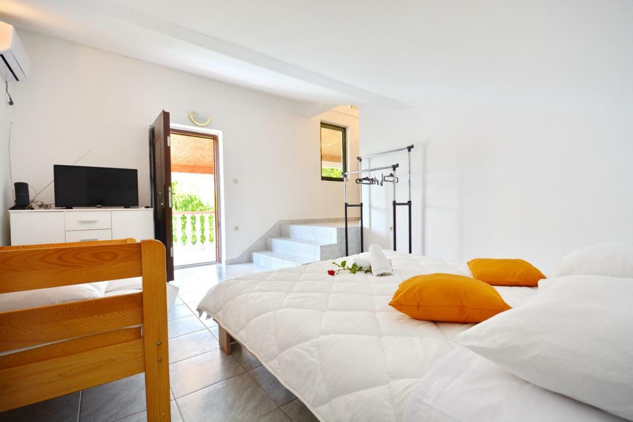 Apartmani Maca Sikovo Zewnętrze zdjęcie