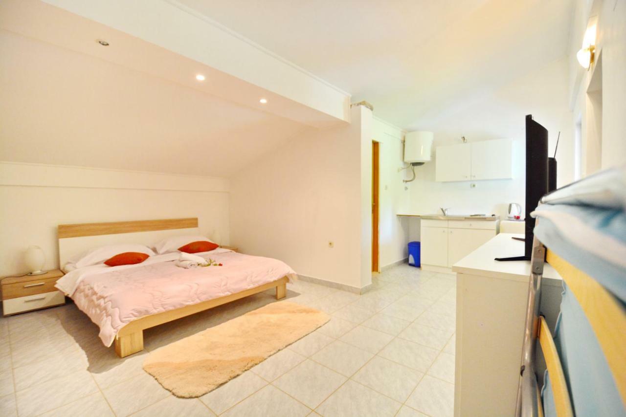 Apartmani Maca Sikovo Zewnętrze zdjęcie