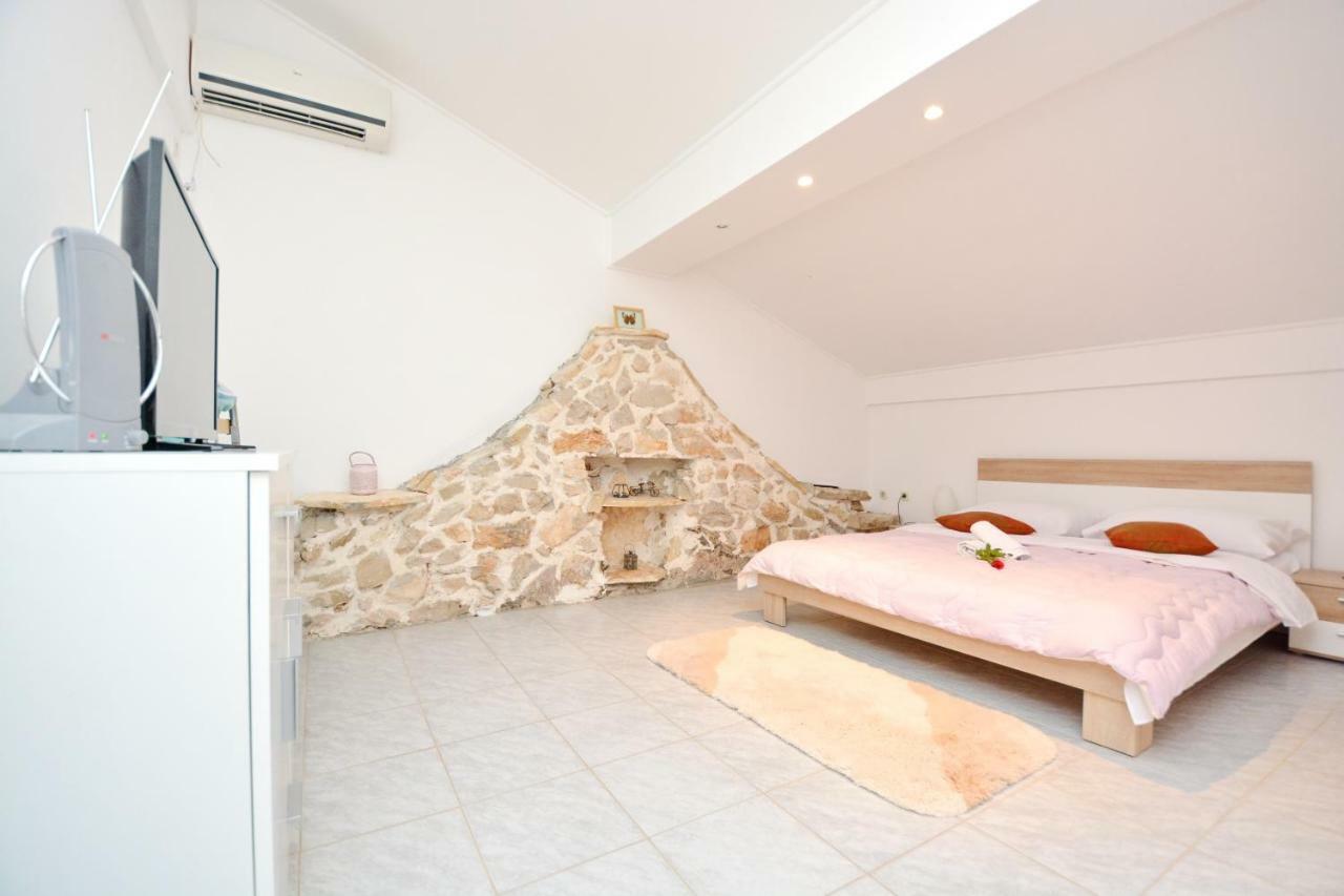 Apartmani Maca Sikovo Zewnętrze zdjęcie